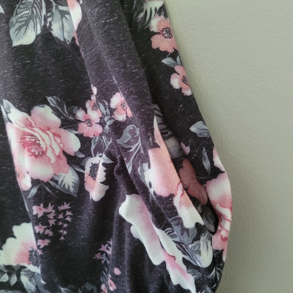 Floral dress with pockets - Picture 3 of 3